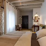 Domaine La Pomme De Pin Bed & Breakfast 3*