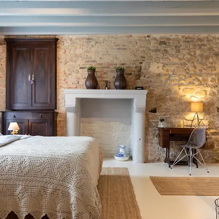 Domaine La Pomme De Pin 3* Louroux-de-Beaune