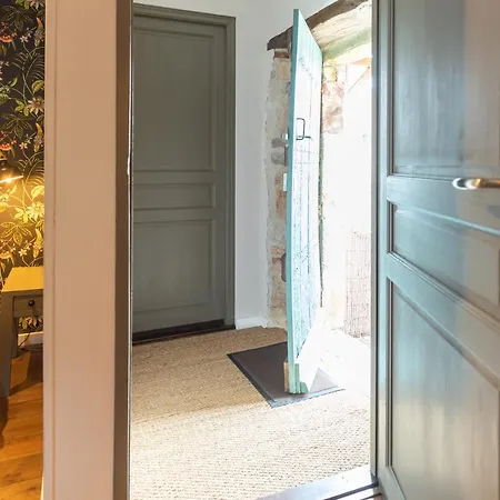 Domaine La Pomme De Pin Bed and Breakfast Louroux-de-Beaune