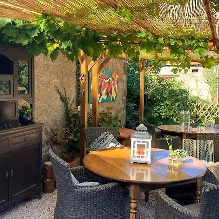 Bed & Breakfast Domaine La Pomme De Pin 3*