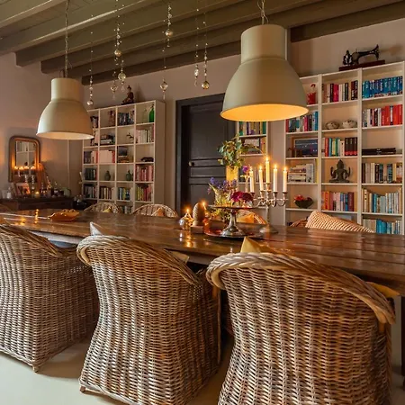 Domaine La Pomme De Pin Bed & Breakfast