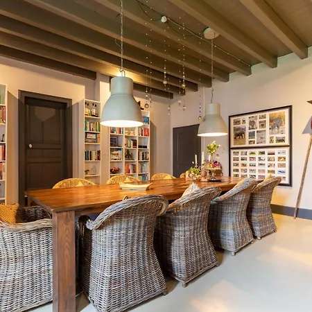 Domaine La Pomme De Pin Bed and Breakfast *