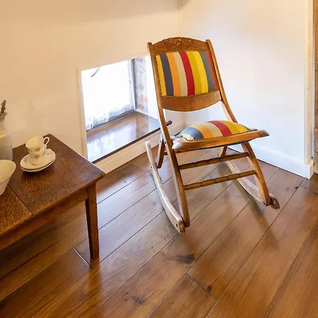 Domaine La Pomme De Pin 3* Louroux-de-Beaune