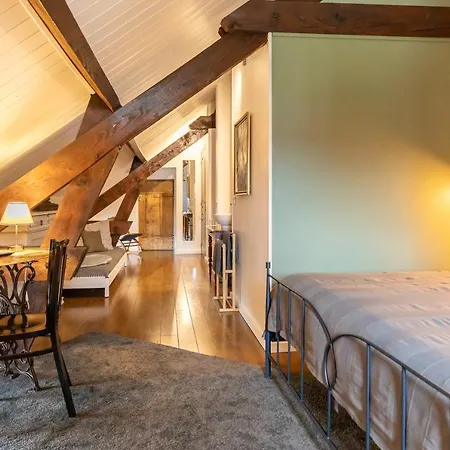 Domaine La Pomme De Pin 3*