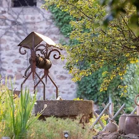 Bed & Breakfast Domaine La Pomme De Pin 3*