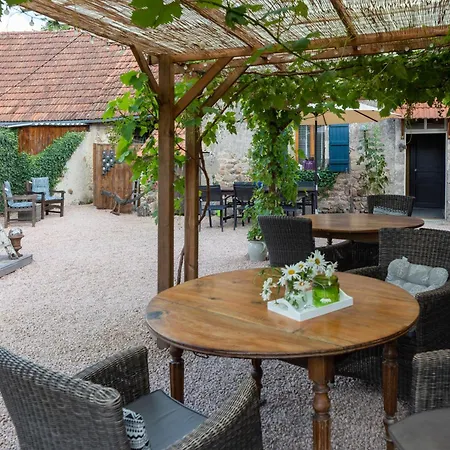 Domaine La Pomme De Pin فندق مبيت وإفطار