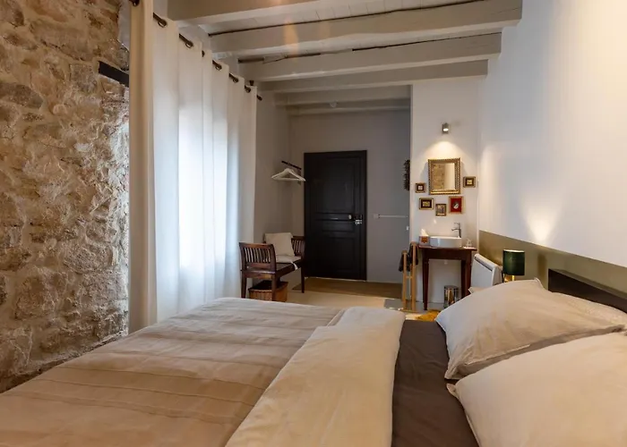 Domaine La Pomme De Pin Bed & Breakfast 3*