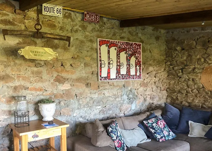 Domaine La Pomme De Pin Louroux-de-Beaune