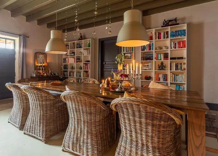 Domaine La Pomme De Pin Bed & Breakfast