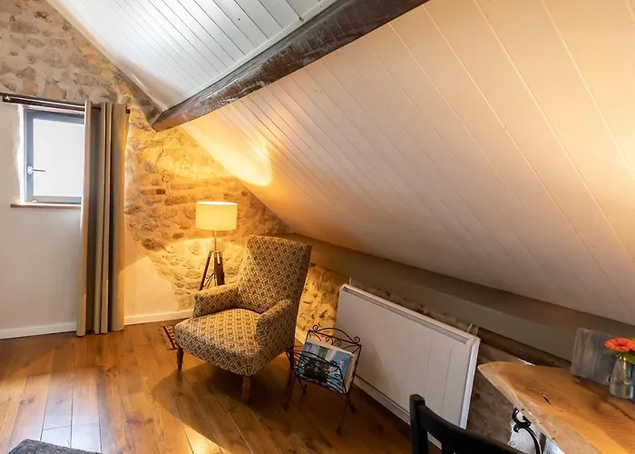 Domaine La Pomme De Pin Bed & Breakfast