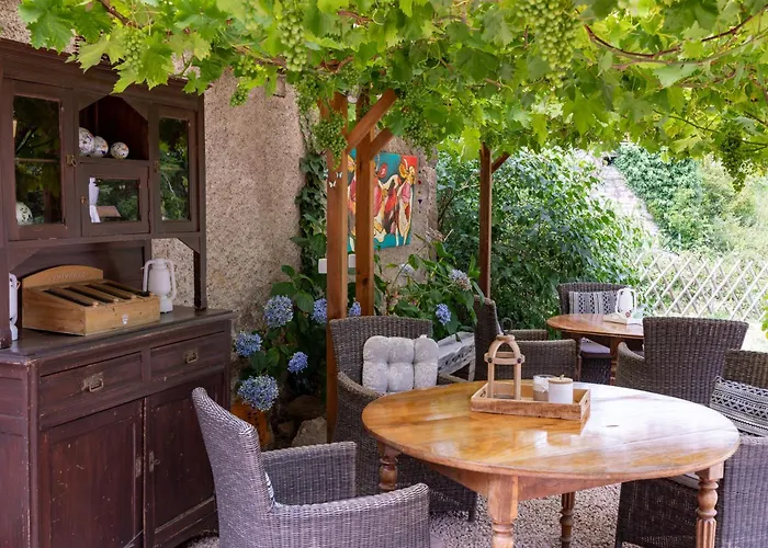 Domaine La Pomme De Pin Louroux-de-Beaune